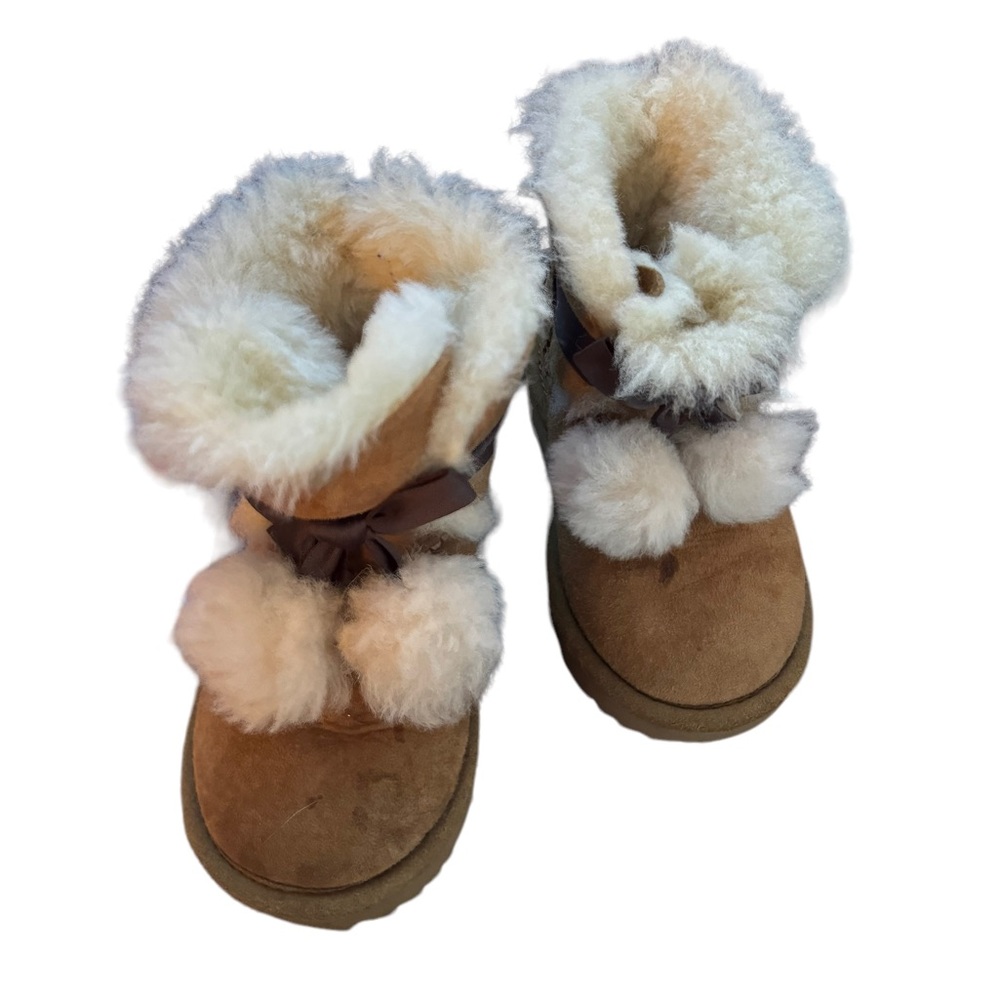 UGG GITA MINI KIDS FUZZY POM POM BOOTS